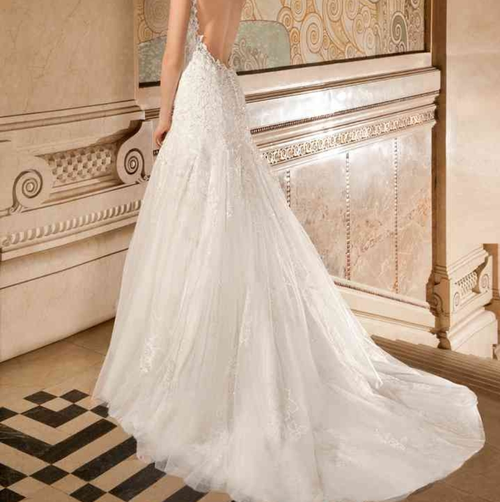 Size 10 White Low-Back Wedding Dress - Picture 5 of 5